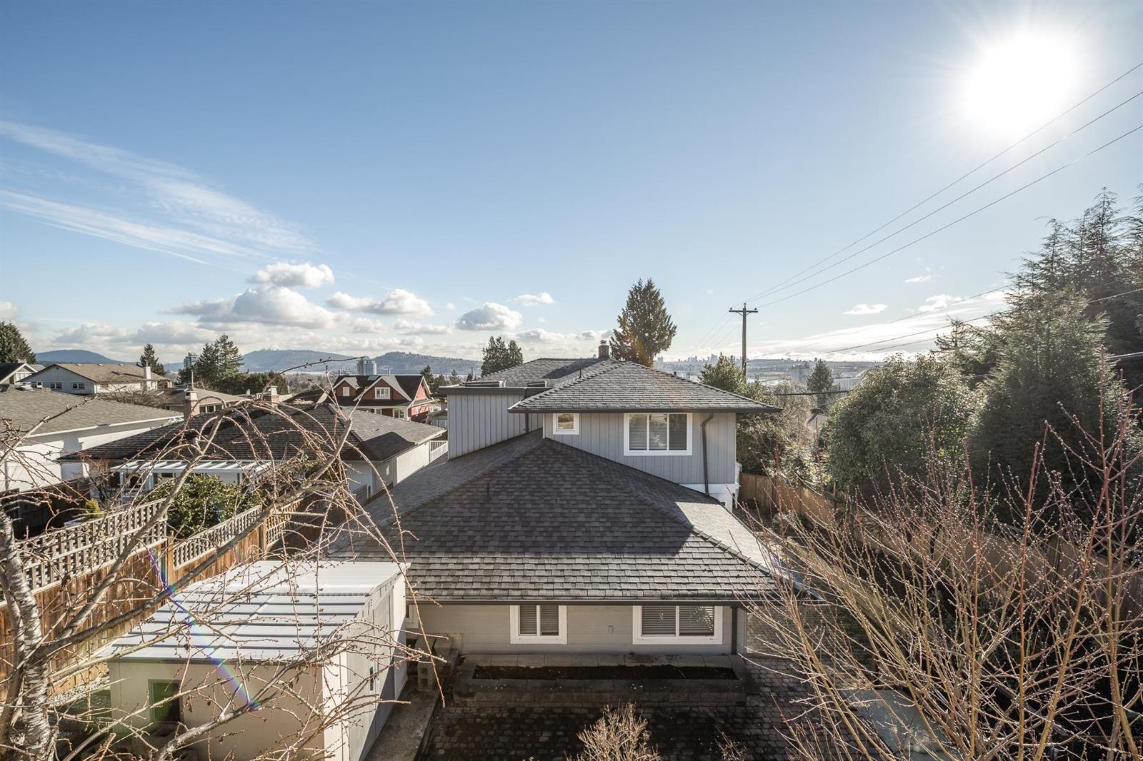 Over the roof to the mountains.